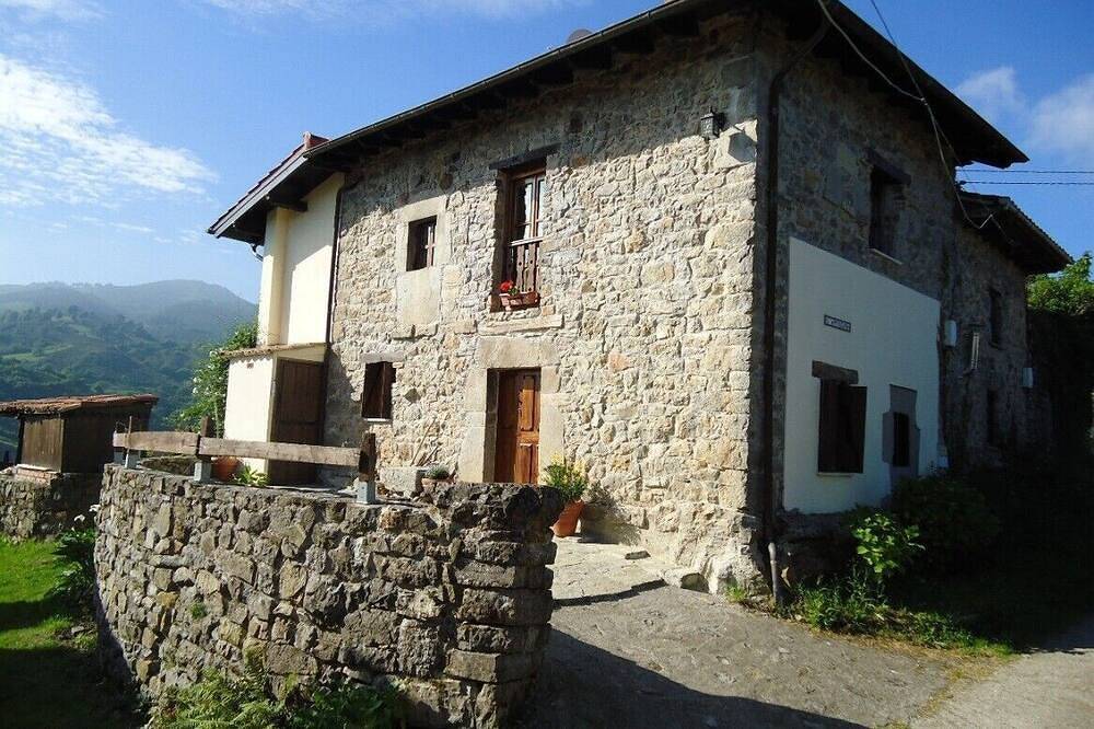 Herrliche Aussicht, authentisch und voll ausgestattet. Region Picos de Europa. in Parres, Provincia de Asturias
