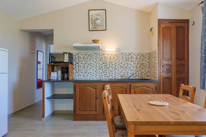 Casa vacanze "Le Murier - La Fontinelle" con vista montagna, piscina condivisa, aria condizionata in Bessas, Ardèche