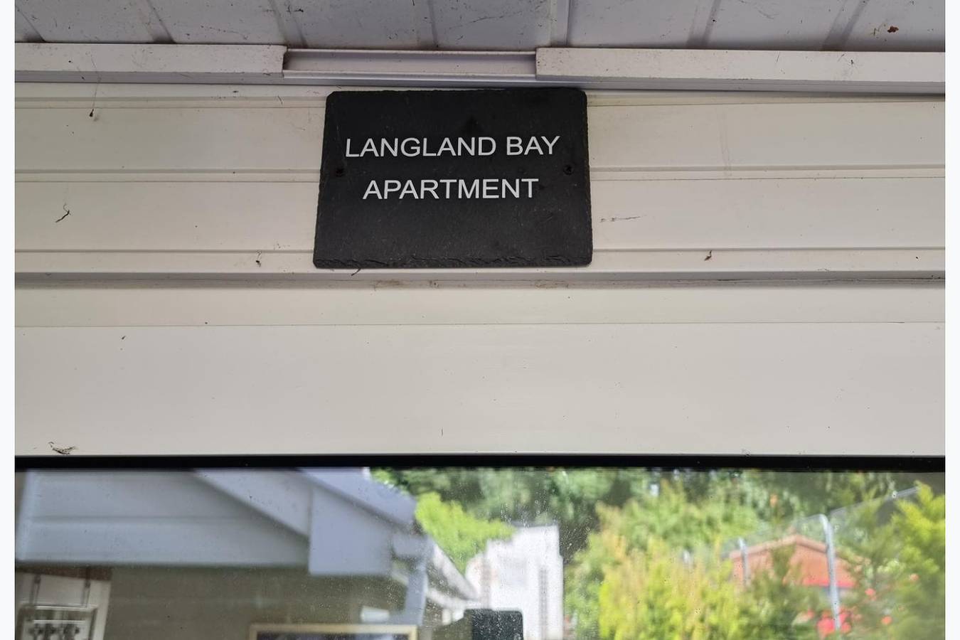 Entire holiday apartment, Apartment Sleeps 6 with Garden in Swansea region