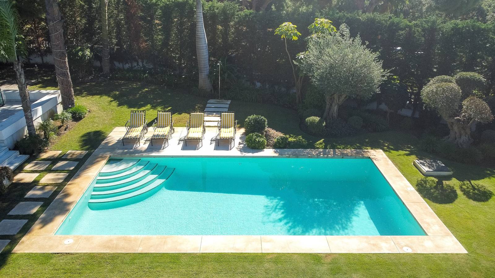 Villa 'Hacienda Las Chapas' con piscina privada, Wi-Fi y aire acondicionado in Hacienda Las Chapas, Marbella