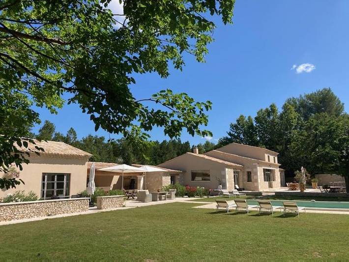 Alojamiento y desayuno para 4 personas, con jardín además de vistas y piscina - 1