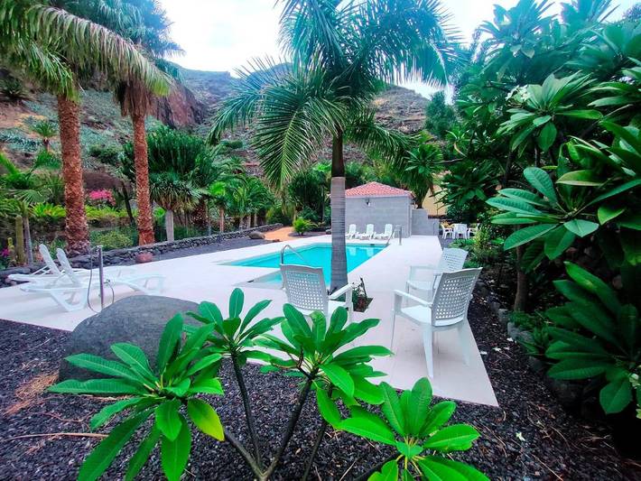 Casa rural con piscina para 12 personas, con vistas además de jardín y piscina en La Gomera - 2