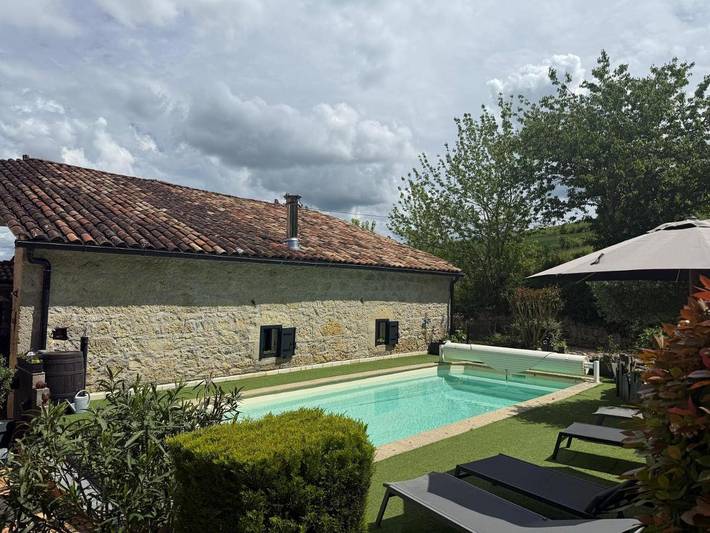 Location de vacances pour 6 personnes, avec Terrasse ainsi que Jardin et Piscine à Madaillan