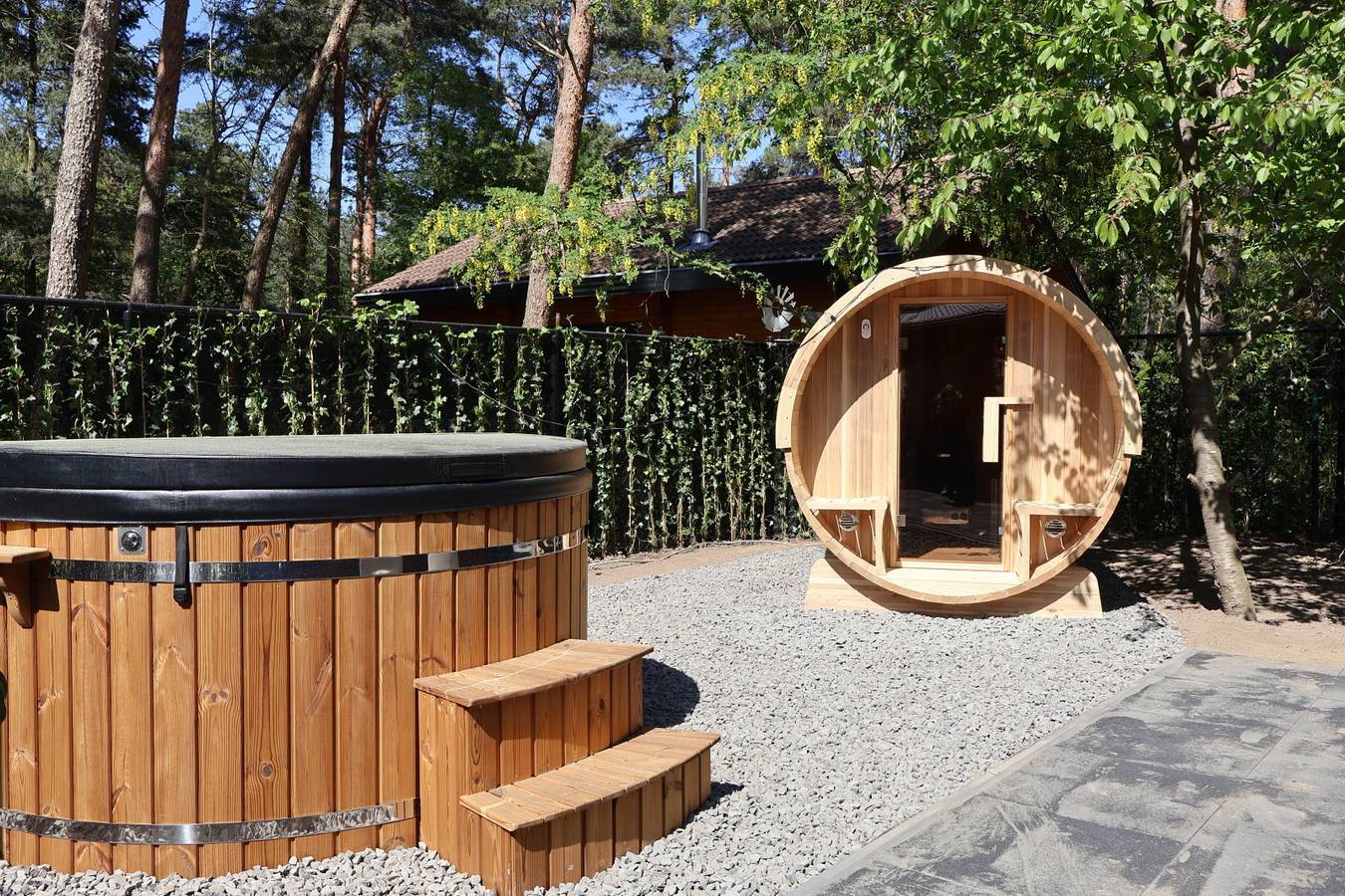 Luxuriöses Waldhäuschen für 4 Personen mit privatem Wellnessbereich in Meijel in Nationalpark De Groote Peel