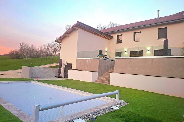 Location de vacances pour 10 personnes dans Villy-le-Bouveret