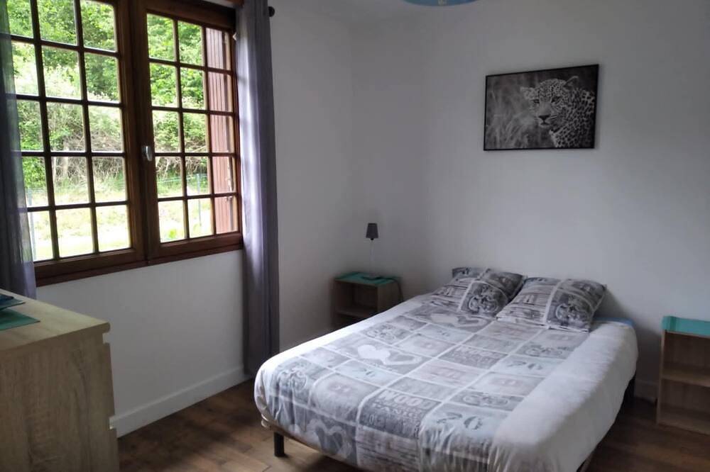 🌿 Maison normande au bord du ruisseau – Fraîcheur, calme & animaux bienvenus 🐾 in Saint-Pierre-et-Saint-Paul-en-Val-d'Auge, Région de Lisieux