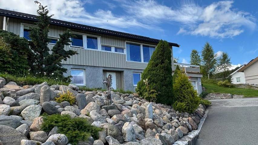 Ferienhaus für 10 Personen, mit Balkon und Terrasse sowie Garten und Ausblick