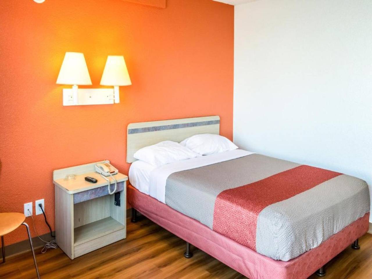 Ganze Wohnung, Bakersfield | 1 Doppelbett | Barrierefrei/Badewanne in Bakersfield, Kern County