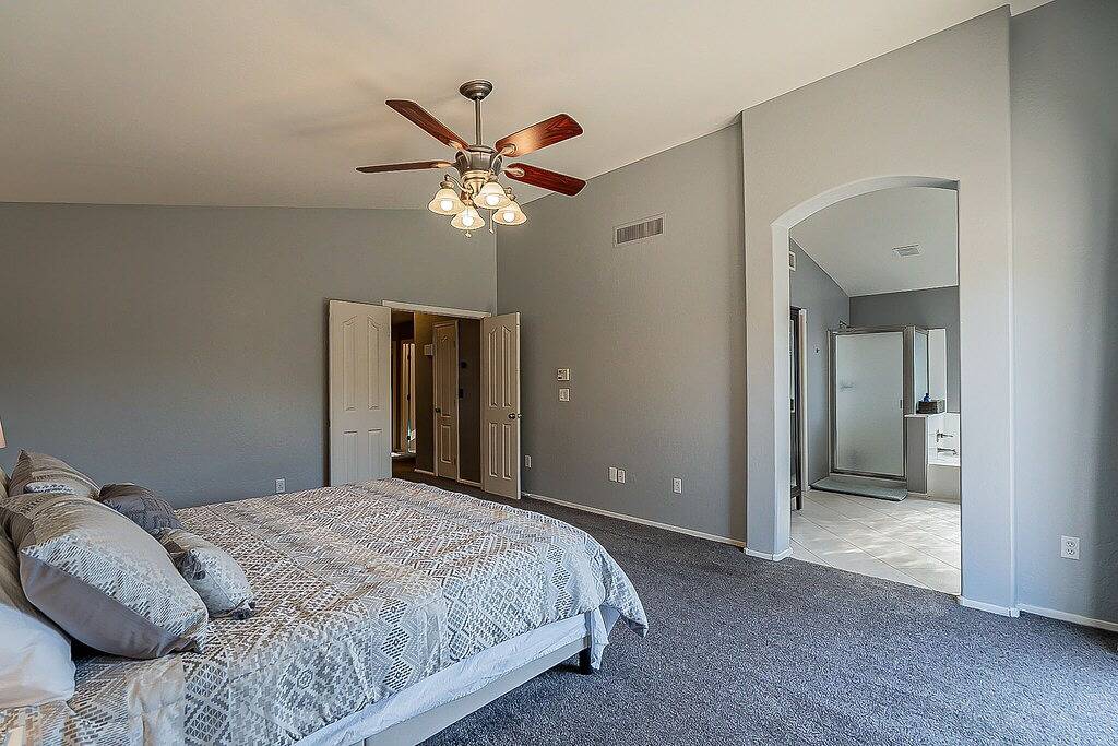 Moore House ~ Downtown Gilbert w/ Pool & Yard Games in Gilbert, Maricopa County