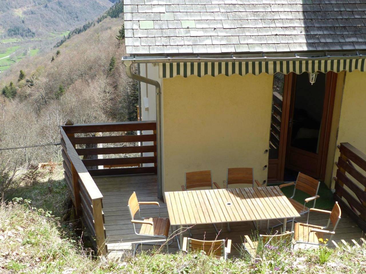 Appartement entier, Apartment with Terrace in Bordères-Louron, Pyrénées