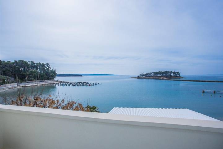 Ferienwohnung für 2 Personen, mit Balkon in Banjol