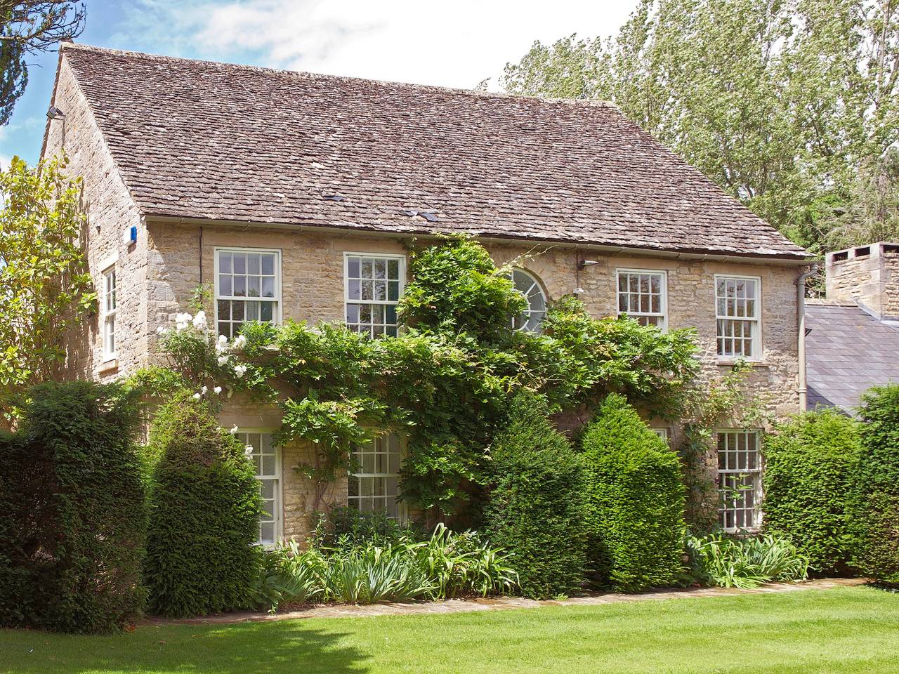 Glamping for 10 People in The Cotswolds, South East England