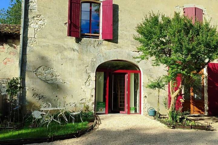 Gîte pour 4 personnes, avec jardin, animaux acceptés