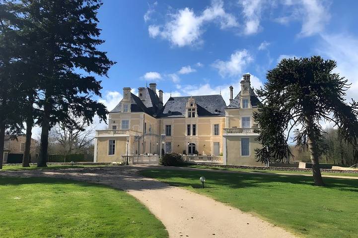 Gîte pour 3 personnes, avec Balcon ainsi que Jardin et Piscine à Les Forges
