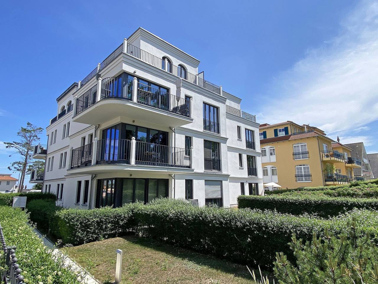 Ganze Ferienwohnung, F: Strandvilla Andrea Whg. 01 Küstensegler mit Terrasse - Strandvilla Andrea Whg. 01 Küstensegler mit Terrasse in Baabe, Rügen