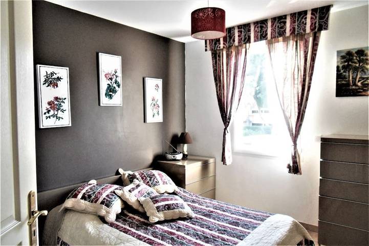 Gîte pour 6 personnes, avec terrasse dans Office De Tourisme De Bormes Les Mimosas - Le Port - 3