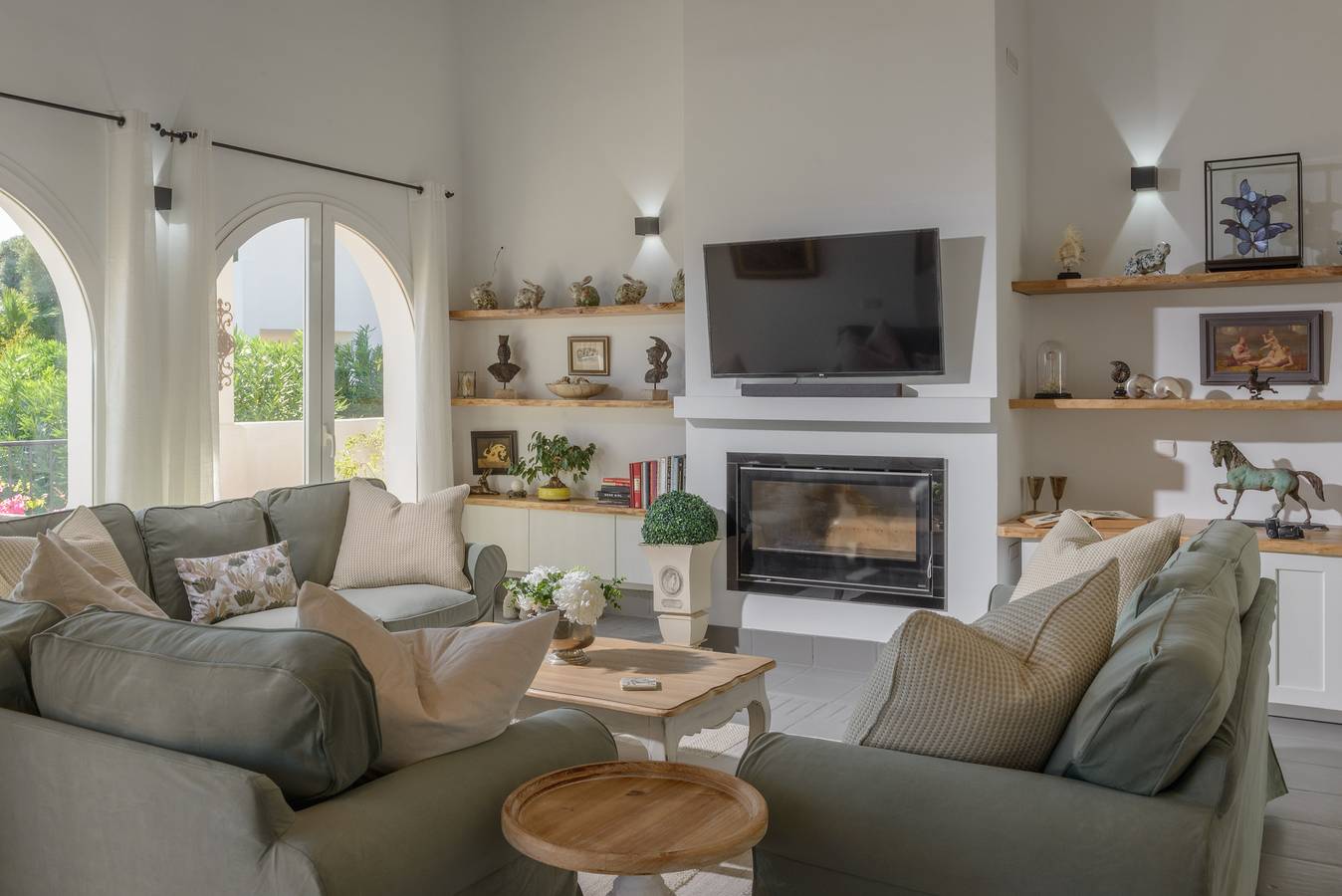 Villa 'Buganvilla' avec vue sur la montagne, Wi-Fi et climatisation in Benalup-Casas Viejas, Costa de la Luz