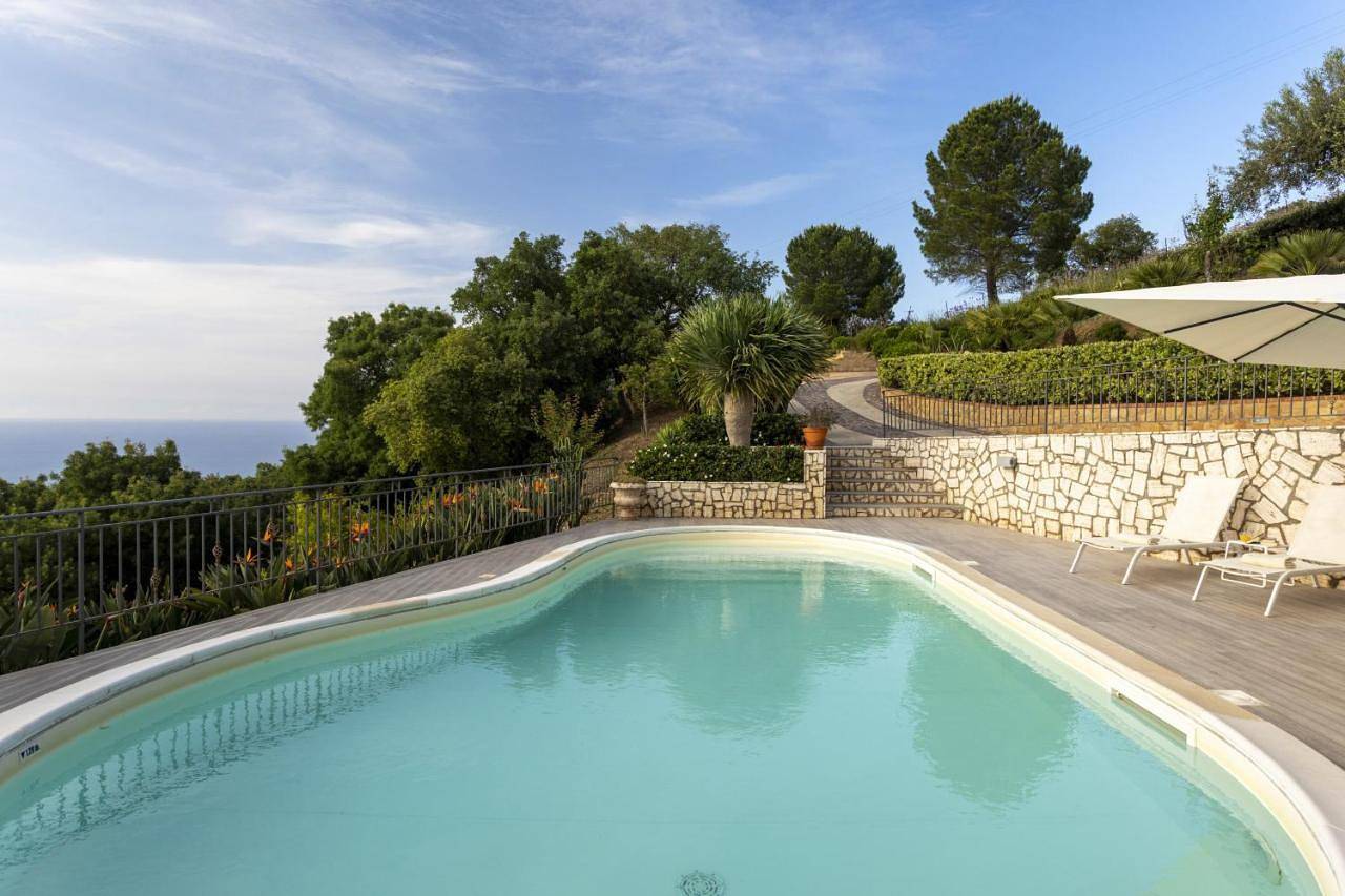 Villa Il Basto 8 by Massimo Villas in Sant'Ambrogio, Cefalù (Comune)