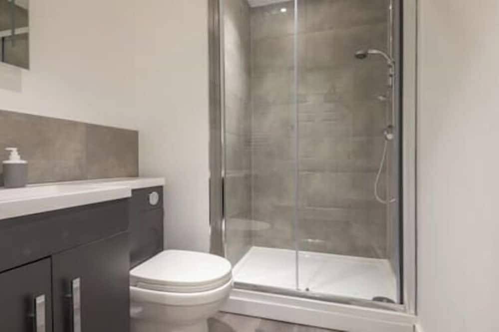 Ganze Wohnung, Thornhill House by Guestz in Wakefield, Westliches Yorkshire