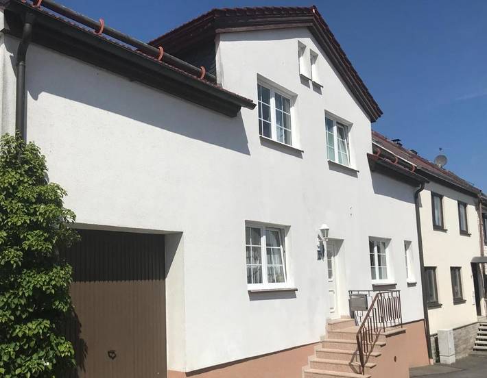 Ferienwohnung für 7 Personen, mit Terrasse und Garten in Langewiesen