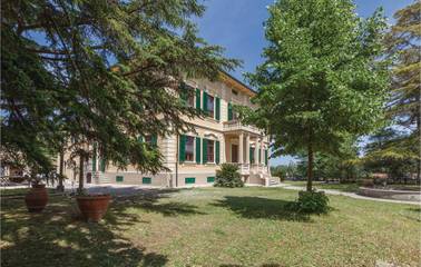 Ferienhaus für 12 Personen, mit Garten und Terrasse sowie Pool in Lucca