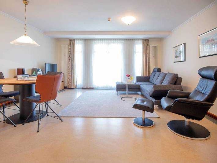 Ferienwohnung für 4 Personen, mit Balkon auf Rügen - 2