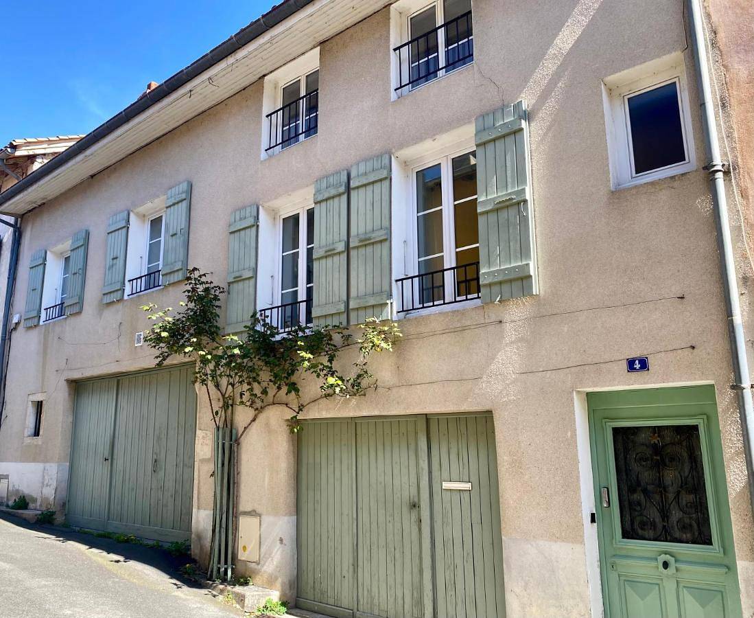 Appartement entier, Cluny Center Large house 5 bedrooms in Cluny, Région de Mâcon