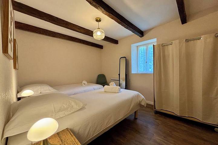 Location de vacances pour 4 personnes, avec jardin à Naves - 4