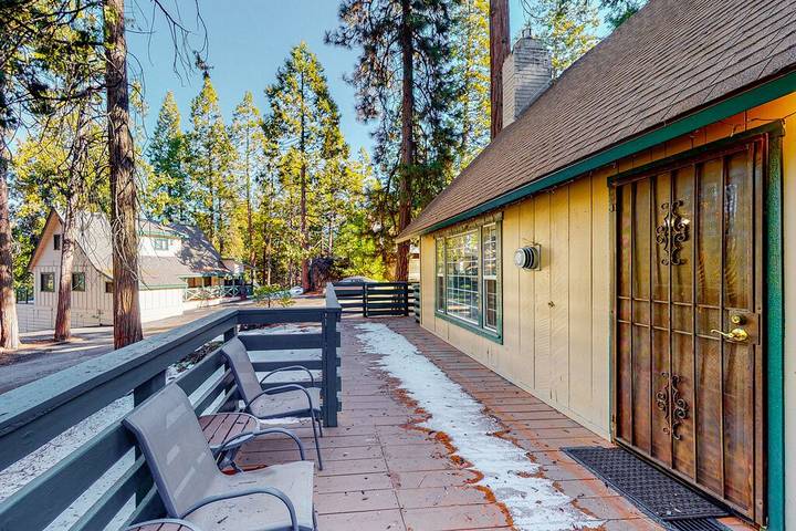 Vacation house for 8 people, with terrace, with pets in Shaver Lake