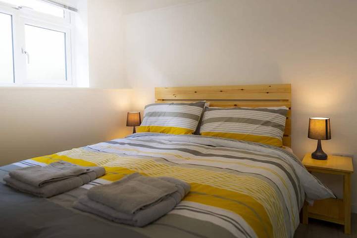 Ganze Wohnung, Studio-Standard-Ensuite mit Dusche-Terrasse-Ground Floor in Worthing, West Sussex