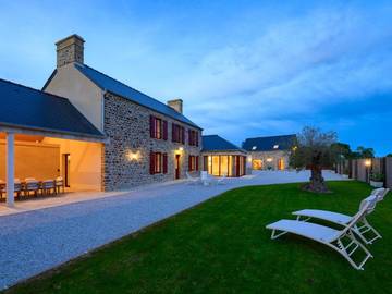 Gîte pour 8 personnes, avec jacuzzi et sauna ainsi que piscine et jardin à Saint-Sauveur-le-Vicomte