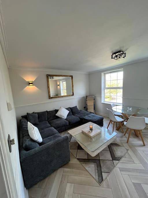 Entire apartment, One-Bedroom Apartment in Penarth, Cardiff