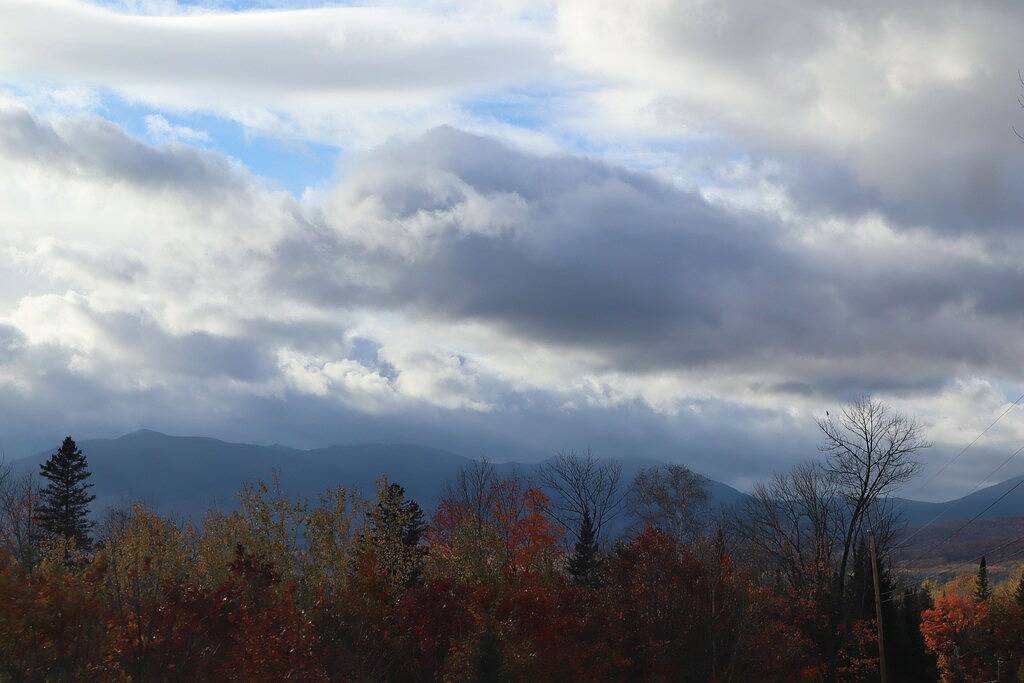 Quiet rural Maine cabin near Bigelow Preserve, Flagstaff Lake and Sugarloaf in Maine