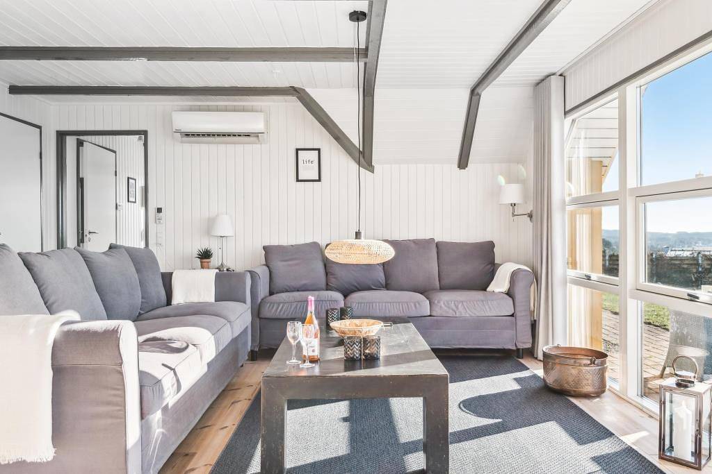Ferienhaus am Strand von Egsmark mit Panorama­blick über die Ebeltoft Bucht und die Mols Berge – nahe Strand, Natur und den Sehenswürdigkeiten von Ebeltoft. in Egsmark Strand, Süddjursland