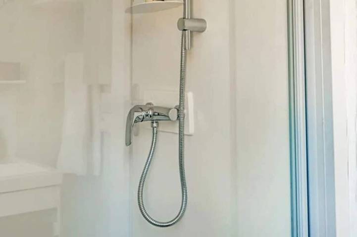 Zecamping 4* animé piscine locatif 4 pers in Lons-le-Saunier, Jura