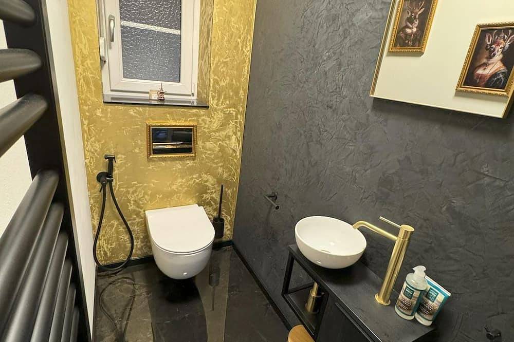 Seehaus Luwi Royal - Ferienhaus, Dusche und Bad, Wc, 3 Schlafräume in Ludwigswinkel, Pfalz