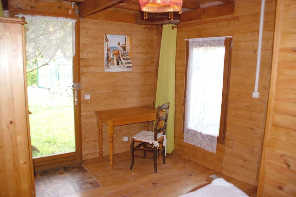 Chalet Bois Tout Confort- réduction spéciale  été 2026 in Cuers, Côte méditerranéenne (France)