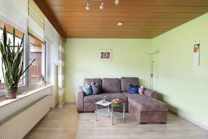Hel lägenhet, Holiday Apartment 'Abendrot' with Terrace, Shared Garden and Wi-Fi in Münsingen, Neckar-Alb