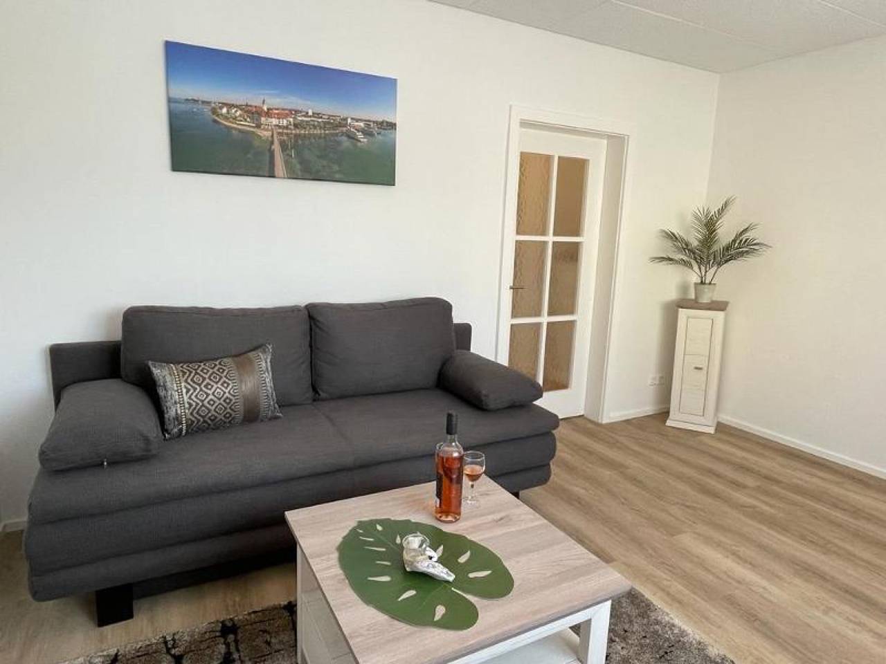 Ganze Wohnung, Ferienwohnung 'Zeppelin N T' mit Privatterrasse, Gemeinschaftsgarten und Wi-Fi in Friedrichshafen, Region Bodensee-Oberschwaben