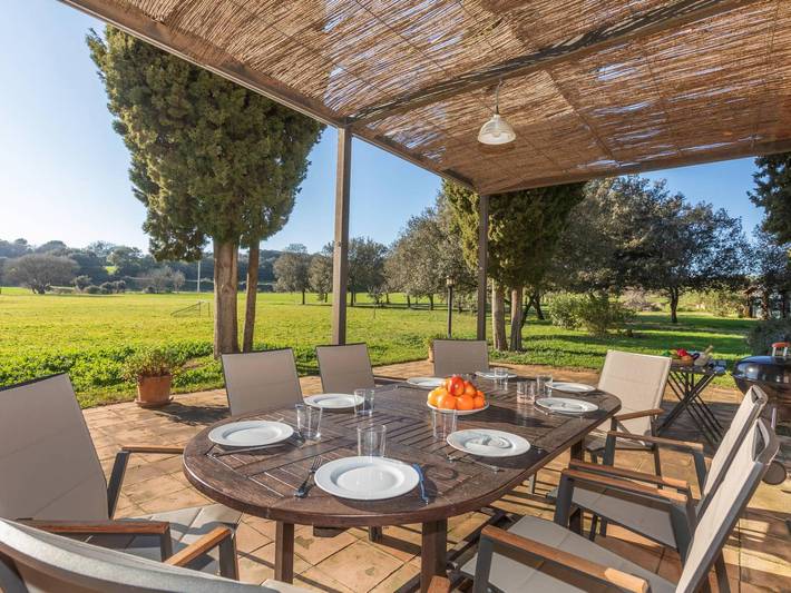 Casa rural para 18 personas, con jardín y terraza en Clan