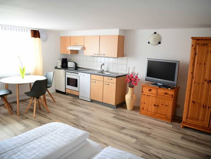 Ferienwohnung für 2 Personen, mit Terrasse und Garten sowie Seeblick und Ausblick in Am Peenestrom - 3