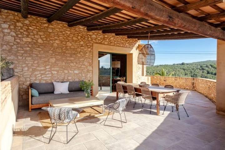 Chalet para 6 personas, con piscina y jardín en Garraf - 4