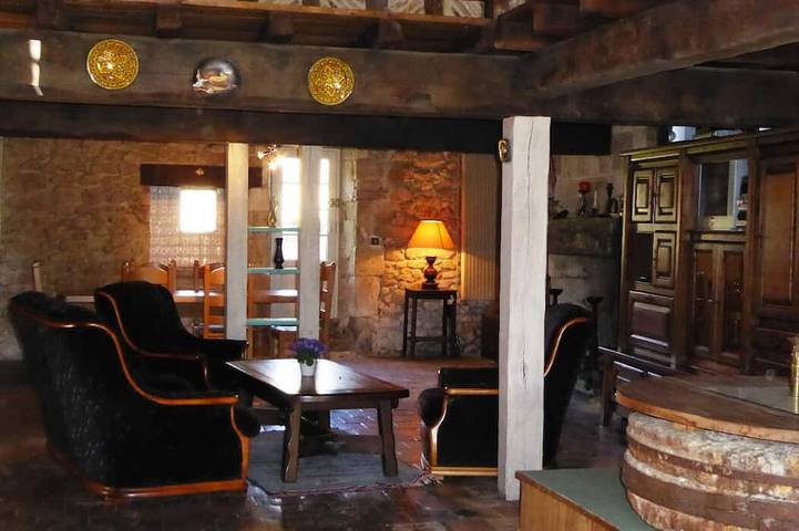 Location de vacances pour 4 personnes, avec terrasse et jardin à Saint-Martin-des-Combes - 4