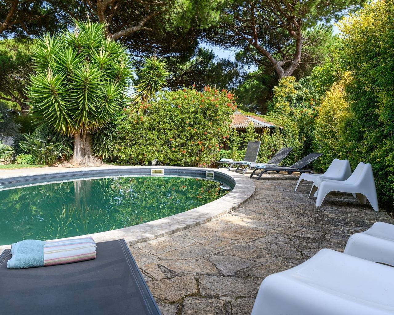 Villa para 18 pessoas com terraço in Aldeia de Juzo, Cascais e Estoril