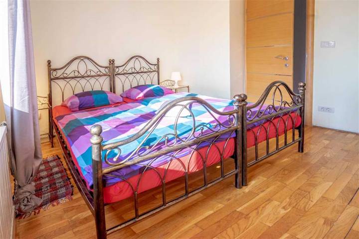 Ferienwohnung für 6 Personen, mit Balkon und Meerblick sowie Terrasse und Garten in Portoroz - 3