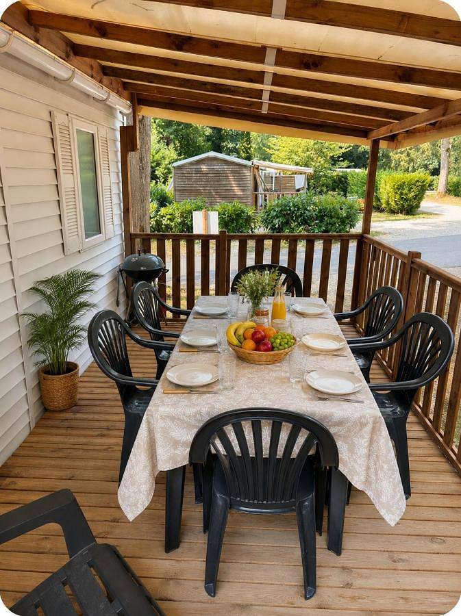 Camping pour 4 personnes, avec Terrasse et Piscine