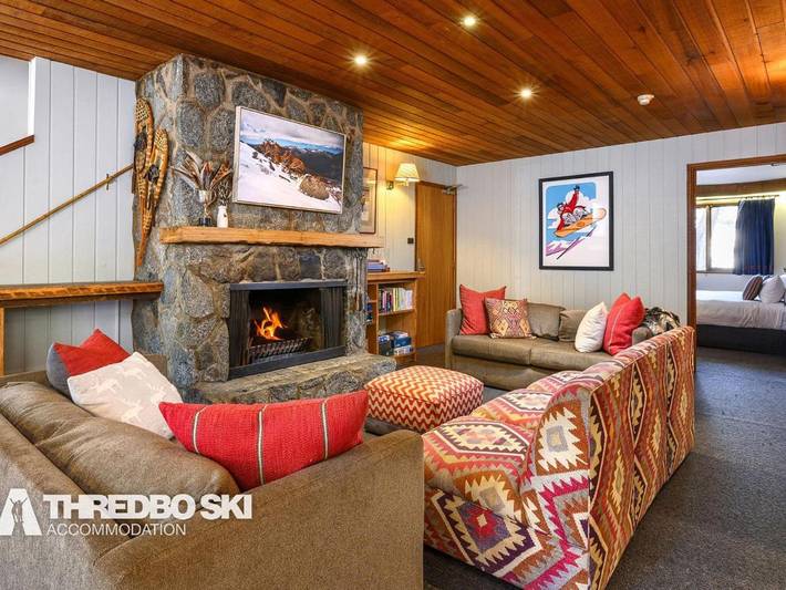 Chalet for 12 people, with terrace and hot tub in Kosciuszko National Park