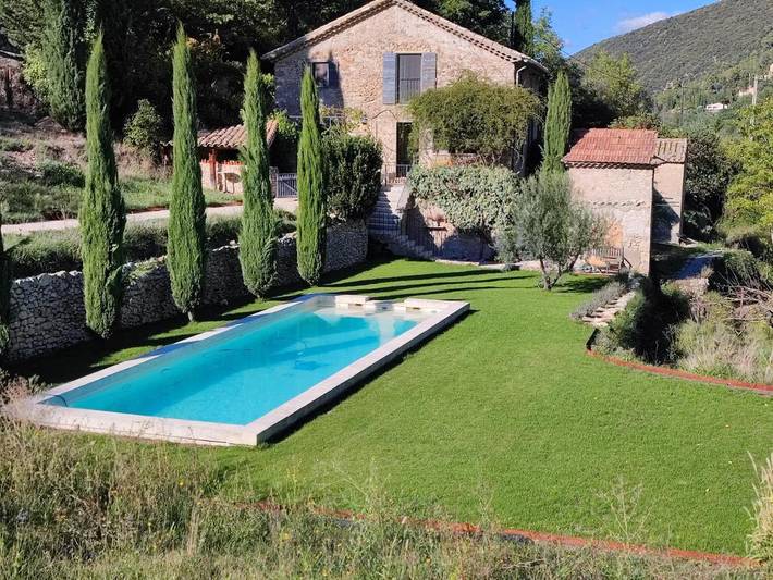 Chambre d’hôte pour 3 personnes, avec Terrasse et Jardin ainsi que Piscine et Vue