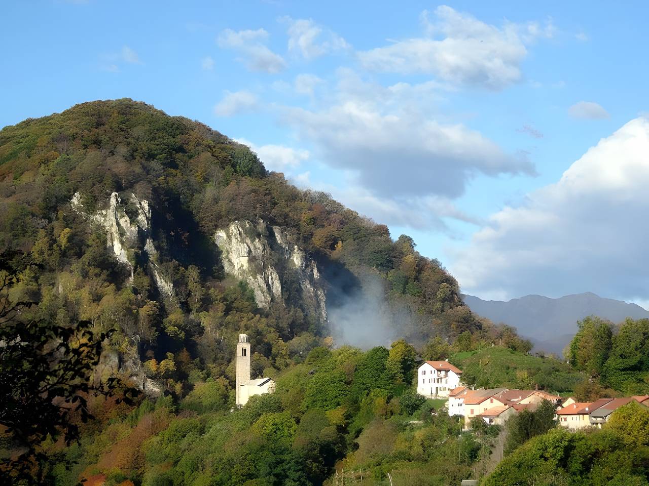 Entire apartment, Holiday Home 'Casa Vacanze Fenera' with Mountain View, Shared Terrace and Wi-Fi in Valduggia, Vercelli Province