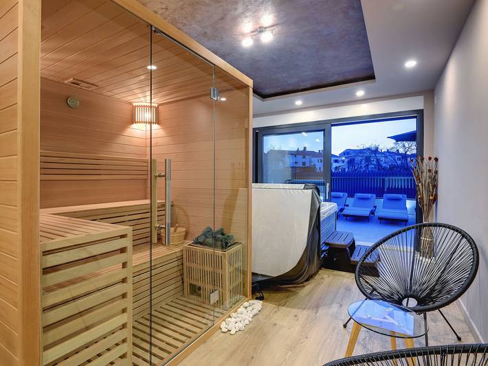 Villa für 10 Personen, mit Whirlpool und Balkon sowie Sauna und Pool, kinderfreundlich in Rovinj - 3